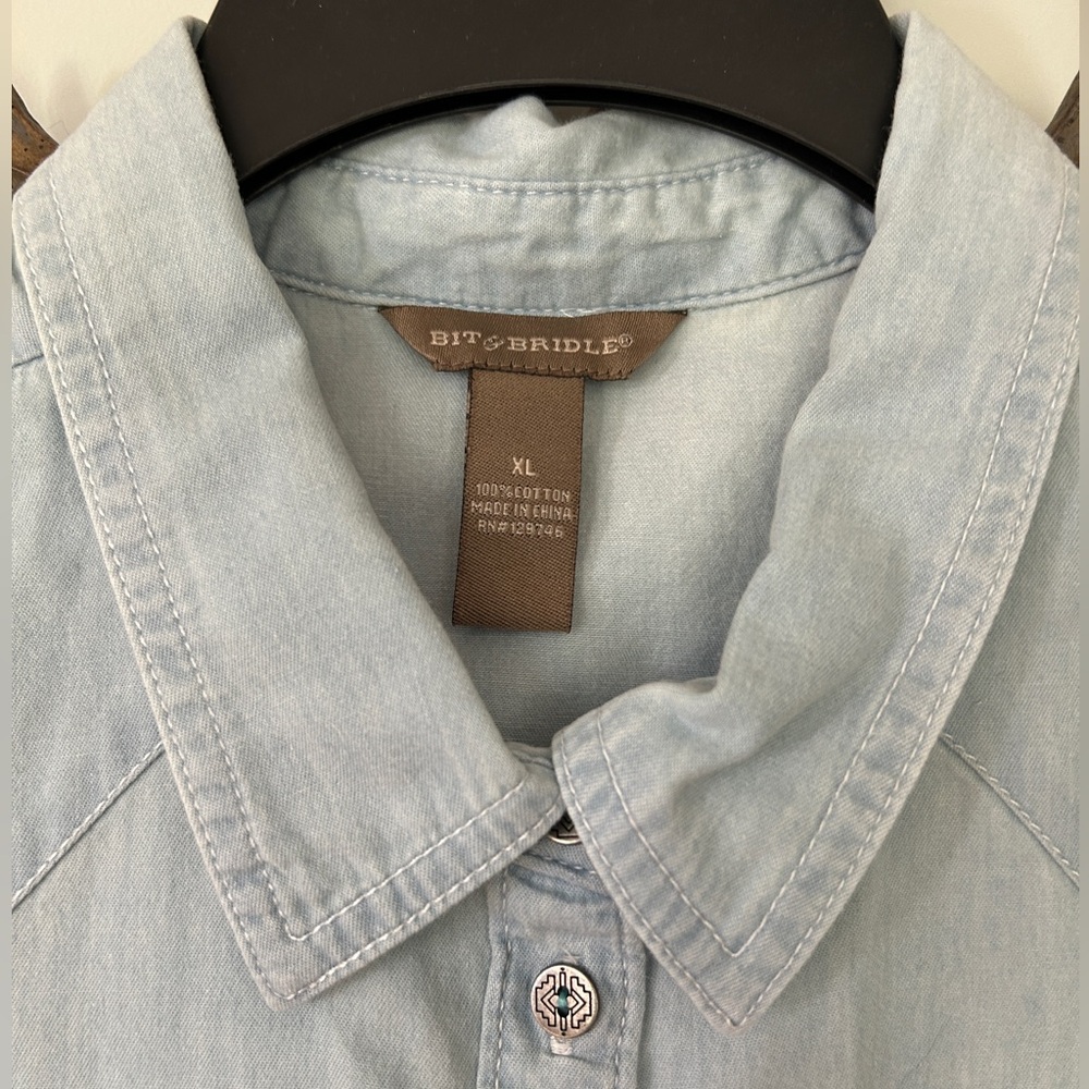 Bit And Bridle Blue Chambray Button Front Shirt D… - image 3